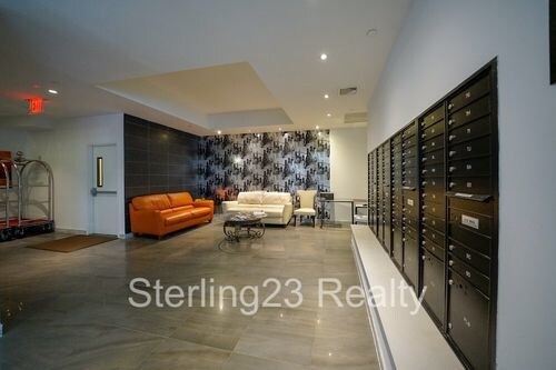 11-05 30th Rd-Unit -2A in Queens, NY - Foto de edificio - Building Photo