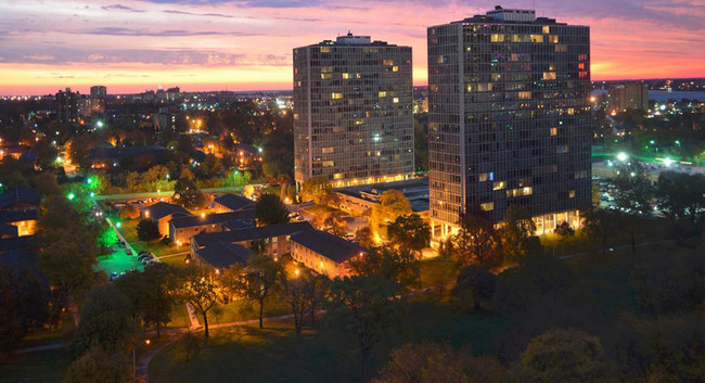 Lafayette Towers in Detroit, MI - Building Photo - Building Photo