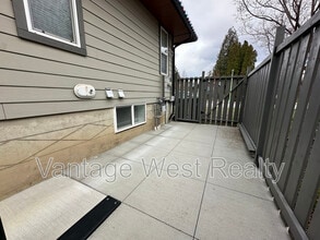 1480-1480 Flemish St in Kelowna, BC - Building Photo - Building Photo