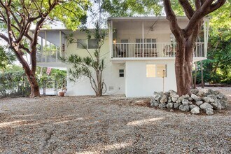 242 Bougainvillea St in Tavernier, FL - Building Photo - Building Photo
