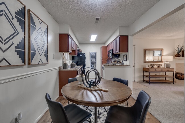 Sugarberry Apartments in Tulsa, OK - Building Photo - Interior Photo