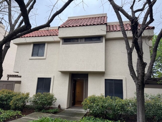 property at 565 Churchill Downs Ct