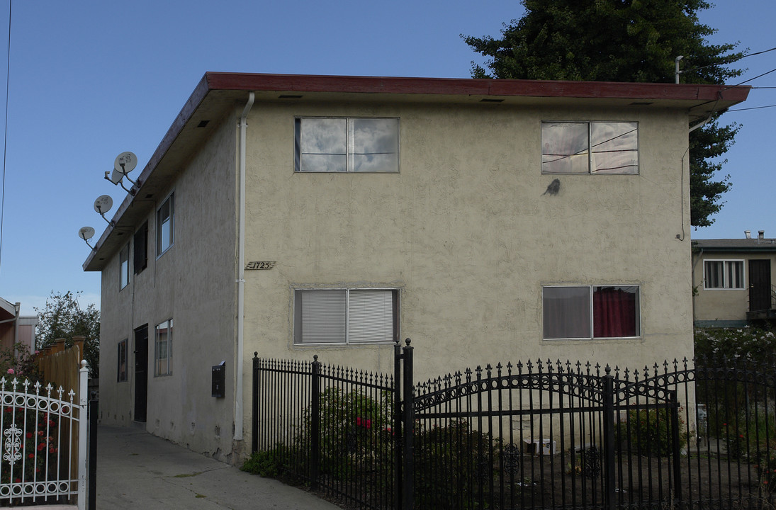 1725 89th Ave in Oakland, CA - Building Photo