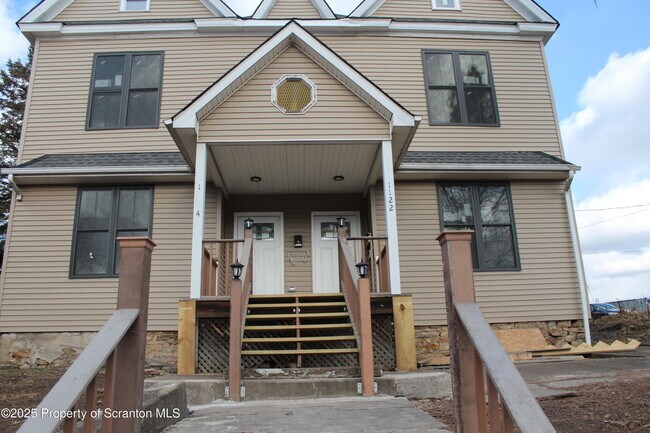 1124-1124 Luzerne St in Scranton, PA - Foto de edificio - Building Photo