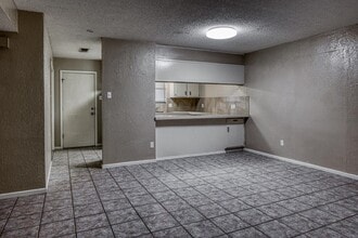 104 Shannon - A Cir in Del Rio, TX - Building Photo - Building Photo