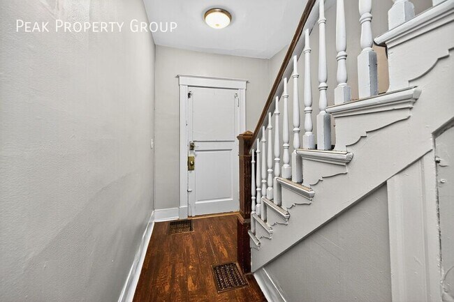 2359 Stratford Ave in Cincinnati, OH - Building Photo - Building Photo