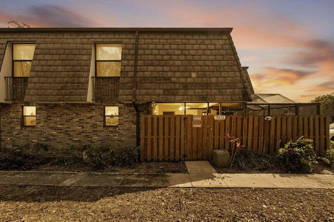 7512 Courtyard Run E