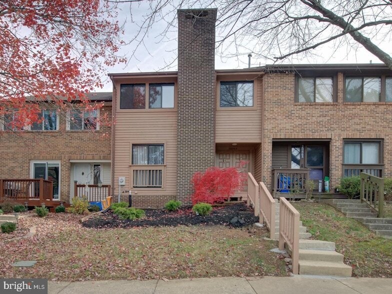 20465 Waters Point Ln in Germantown, MD - Building Photo