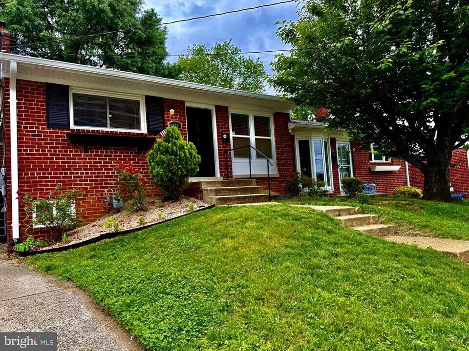 108 S Jordan St in Alexandria, VA - Building Photo
