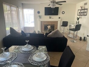 29304 Quiet Harbor St in Lake Elsinore, CA - Foto de edificio - Building Photo