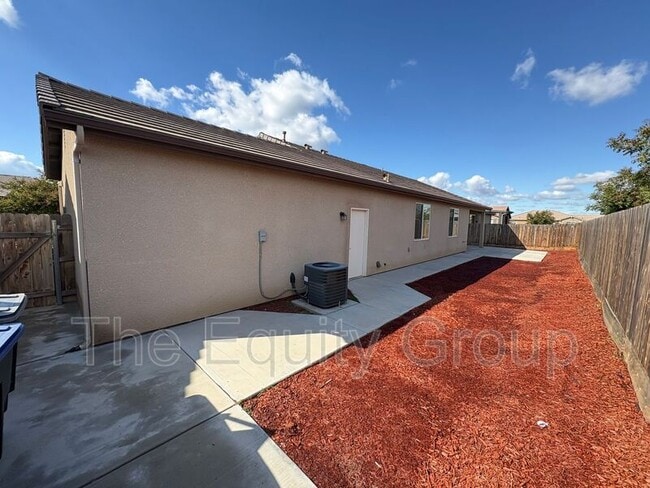 3240 N Kent St in Visalia, CA - Building Photo - Building Photo
