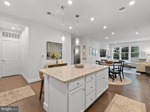 2324 Wind Charm St, Unit 103 in Herndon, VA - Building Photo - Building Photo
