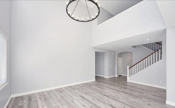 112 Via Pacifica in Thousand Oaks, CA - Building Photo - Building Photo