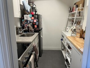 107 Charles St, Unit 5 in Boston, MA - Building Photo - Building Photo