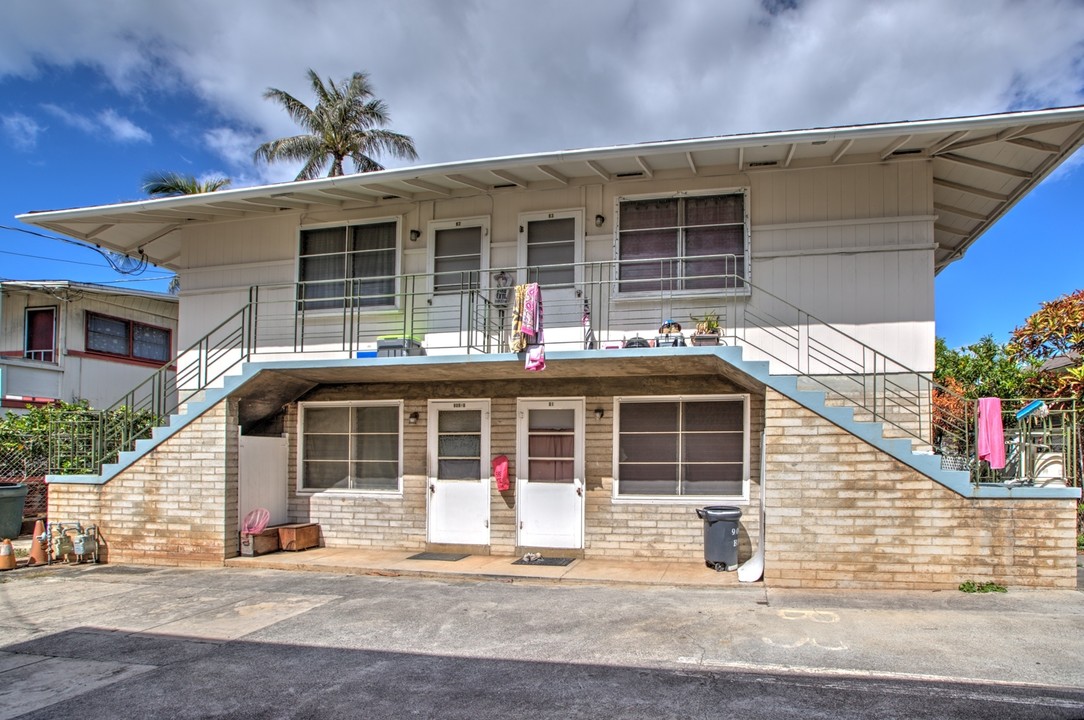 909 Lukepane Ave in Honolulu, HI - Building Photo