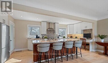 28 Dale Ave in Hamilton, ON - Building Photo - Building Photo