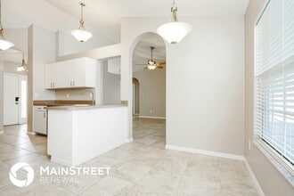 891 N Atmore Cir in Deltona, FL - Foto de edificio - Building Photo