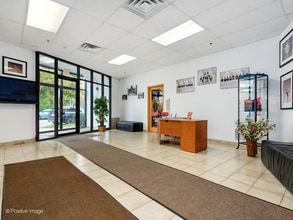 2126 1st St in Highland Park, IL - Foto de edificio - Building Photo