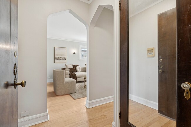 5953 N Greenview Ave in Chicago, IL - Building Photo - Building Photo