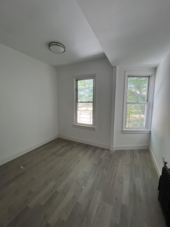 1911 Matthews Ave in Bronx, NY - Building Photo - Building Photo