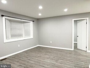 13317 Hillendale Dr in Woodbridge, VA - Building Photo - Building Photo