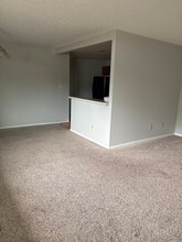 6604 Hearne Rd in Cincinnati, OH - Building Photo - Building Photo