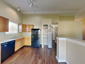 7864 Fox Glen Dr in Indianapolis, IN - Building Photo - Building Photo