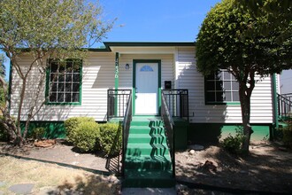 4236 Lisbon St in Fort Worth, TX - Building Photo - Building Photo