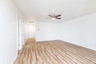 3200 N Bumblebee Dr-Unit -Unit B in Prescott Valley, AZ - Building Photo - Building Photo