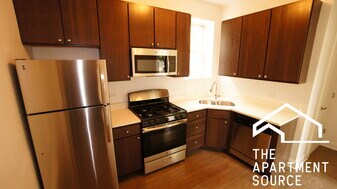 2816 N Troy St, Unit 1R in Chicago, IL - Building Photo