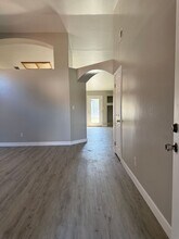 Spacious 4-Bedroom Home in Southwest Bakersfield in Bakersfield, CA - Building Photo - Building Photo