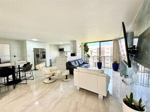 17011 N Bay Rd, Unit 902 in Sunny Isles Beach, FL - Building Photo - Building Photo