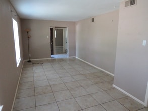 9715 Nona Kay Dr in San Antonio, TX - Building Photo - Building Photo