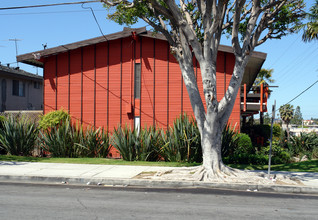 228 E Plymouth St in Inglewood, CA - Building Photo - Building Photo