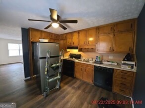 3431 Southgate Trail SE in Conyers, GA - Building Photo - Building Photo