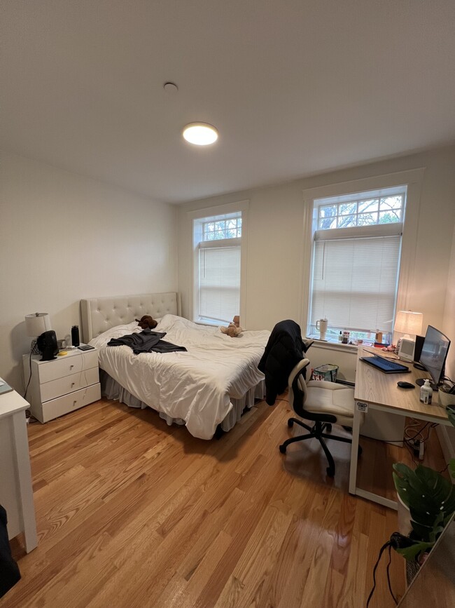 9 Strathmore Rd, Unit 3 in Brookline, MA - Building Photo - Building Photo