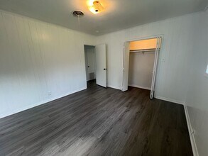 5985 Smith St in Groves, TX - Building Photo - Building Photo