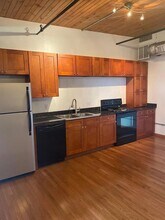 111 N Main St in Kirksville, MO - Foto de edificio - Building Photo