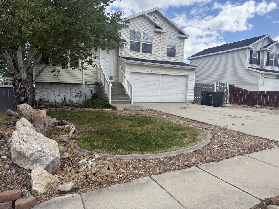 461 E 740 N in Tooele, UT - Building Photo