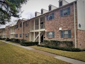 13008 Trail Hollow Dr in Houston, TX - Building Photo - Building Photo