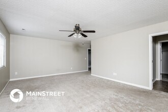 803 Topsail Dr in Browns Summit, NC - Foto de edificio - Building Photo