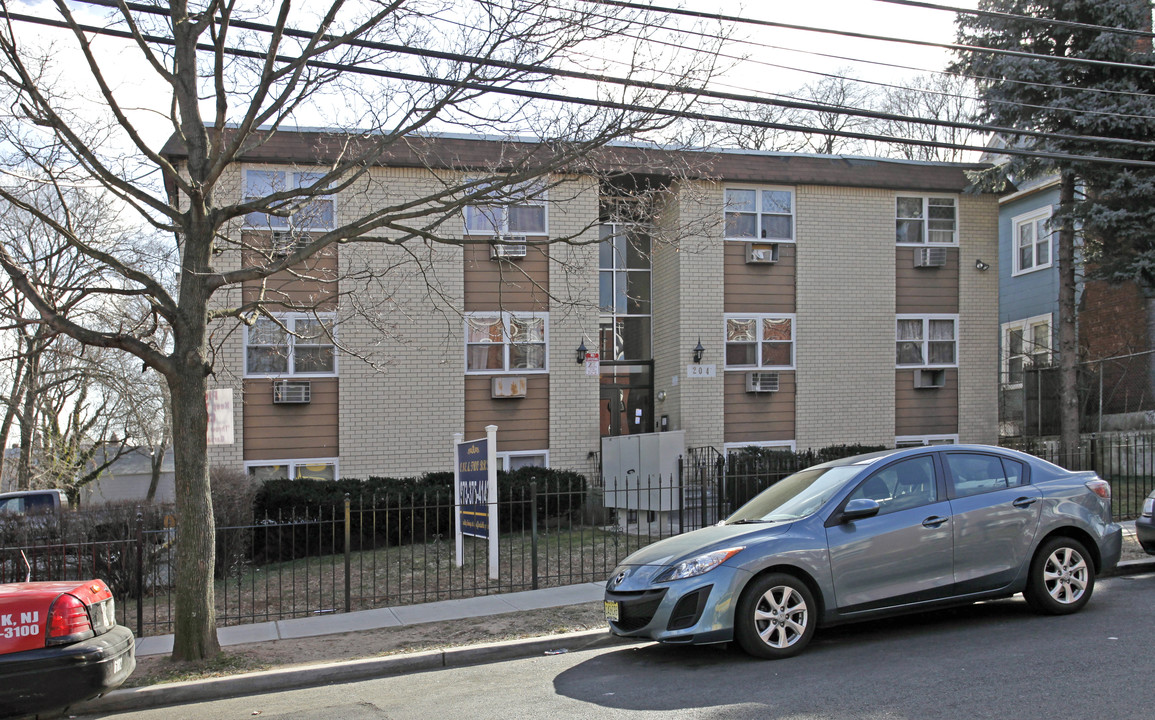 Cleveland Gardens in Orange, NJ - Building Photo