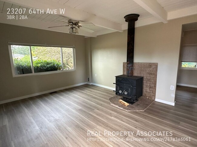 23207 64th Ave W in Mountlake Terrace, WA - Building Photo - Building Photo