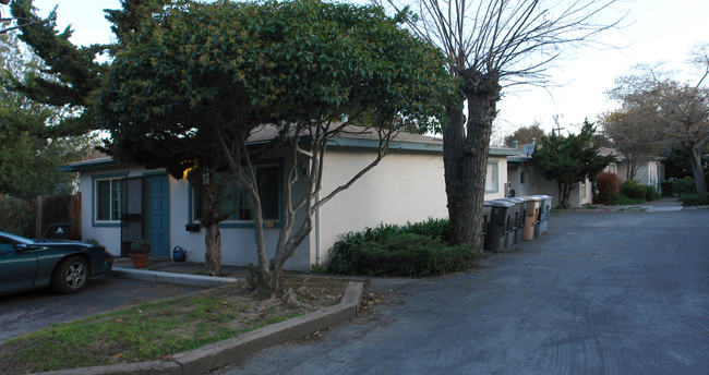 76-80 Murlagan Ave in Mountain View, CA - Building Photo - Building Photo