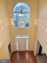 9308 Rustic Breeze Ct in Linton Hall, VA - Building Photo