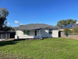 1032 California St in Calimesa, CA - Building Photo