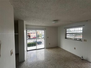 619 SW 11th Ave in Miami, FL - Foto de edificio - Building Photo