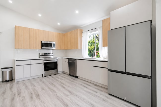 113 SE 8th Ave in Boynton Beach, FL - Building Photo - Building Photo