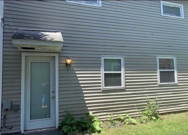 11 Cherry St in Red Hook, NY - Building Photo - Building Photo