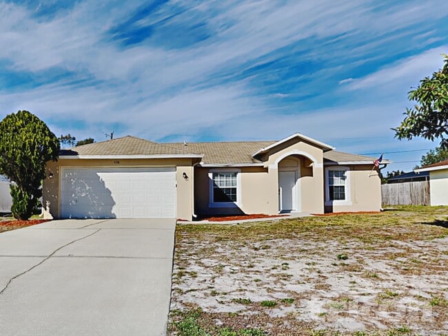 1194 Algoma St in Deltona, FL - Foto de edificio - Building Photo